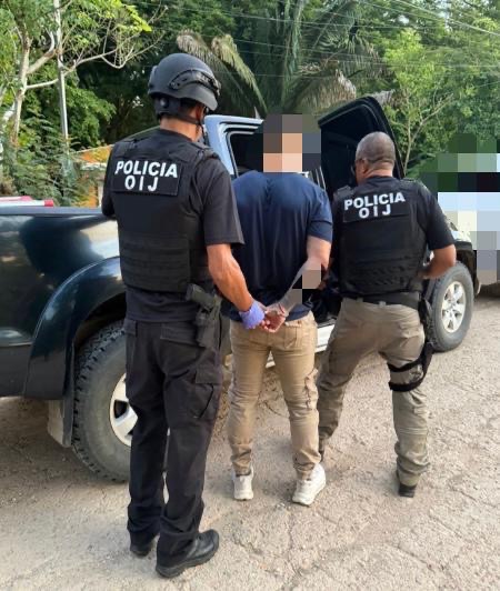 DETENCIÓN DE POLICÍAS 3