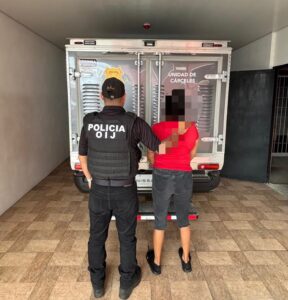 Detienen a mujer sospechosa de planificar homicidio ocurrido en Matina; OIJ decomisó arma y municiones