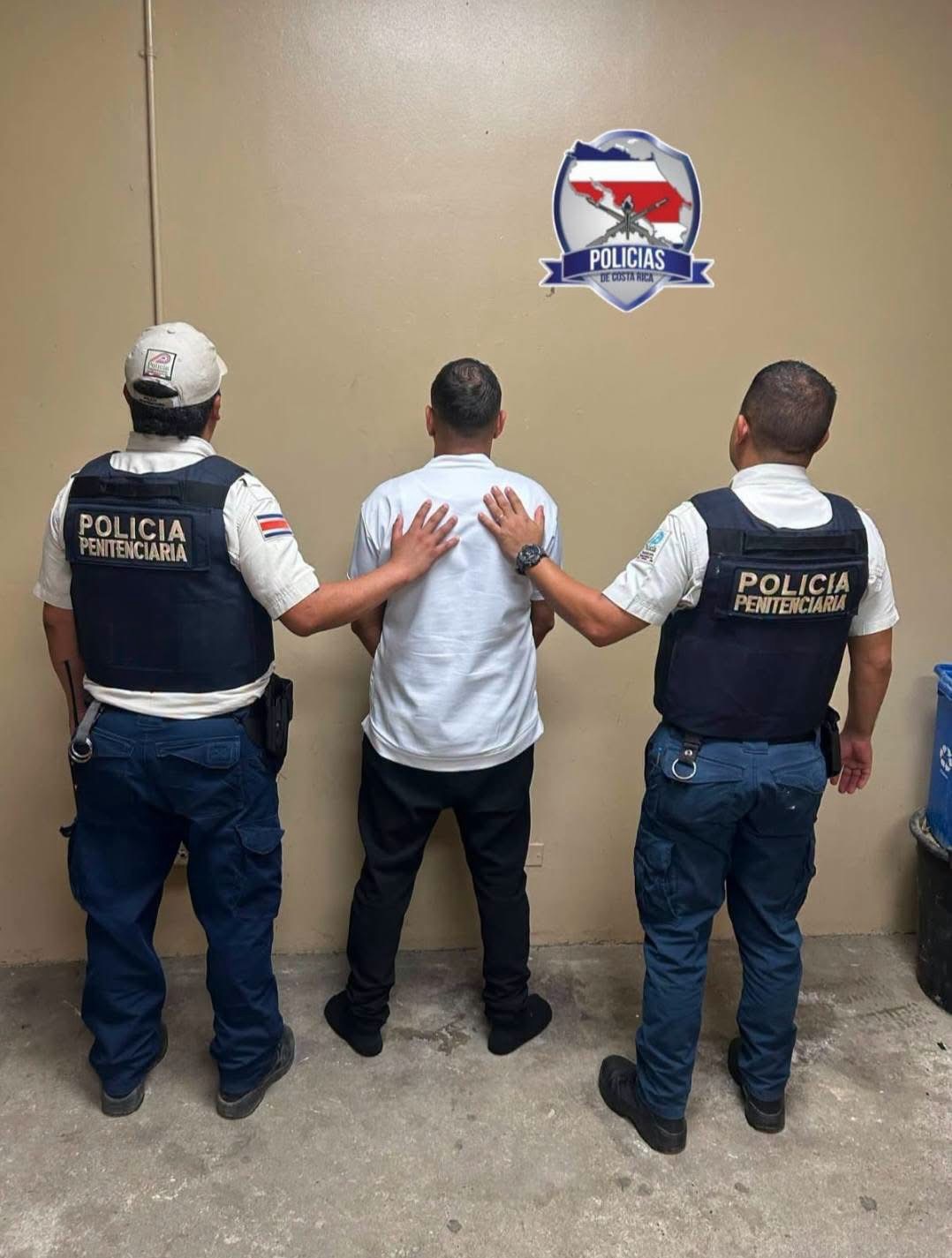 Detienen a auxiliar de enfermería por intentar entregar marihuana a privado de libertad en Limón
