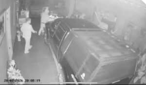 Pareja de adultos mayores fue secuestrada durante robo de su vehículo; autoridades investigan violento caso