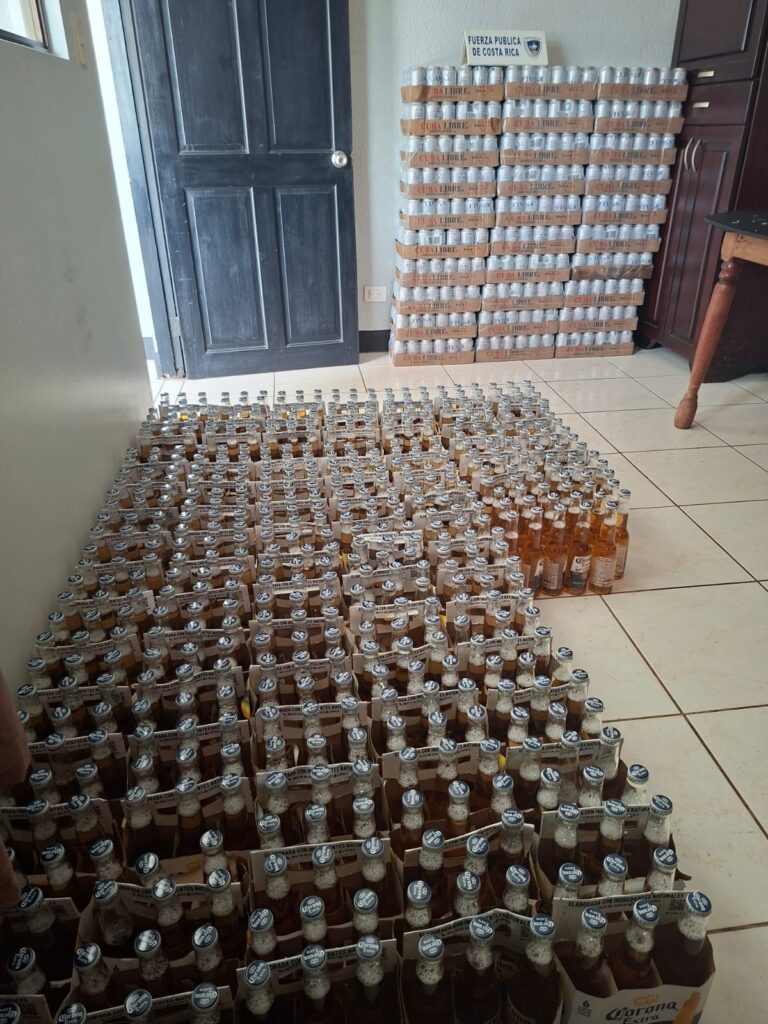 Decomiso de licor en jaco