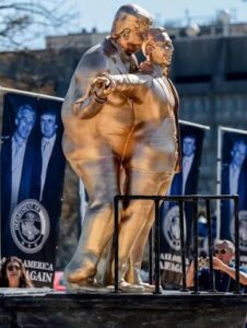 Trump lleva su gusto por el oro a Washington: históricas esculturas reciben acabado de 23,75 quilates