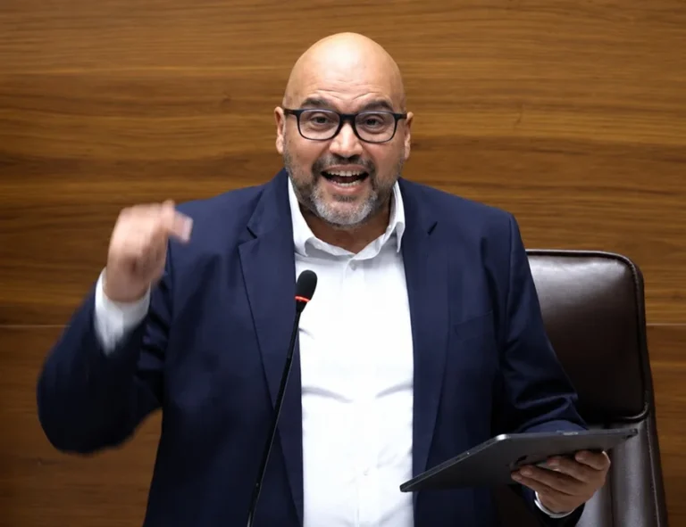 Edgardo Araya 2