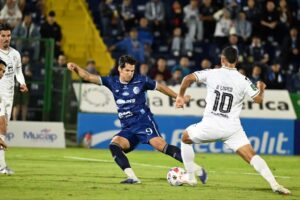 Golazo en el cierre le da a Cartaginés una sufrida victoria ante Sporting en el Fello Meza