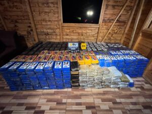 OIJ decomisa cerca de 1,1 toneladas de aparente cocaína en cabaña de El Guarco