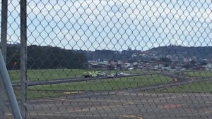 Avioneta de escuela de aviación aborta despegue en Pavas por problema en una llanta; no hubo heridos