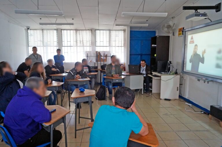 Personas Sordas Examen Deorico Manejo