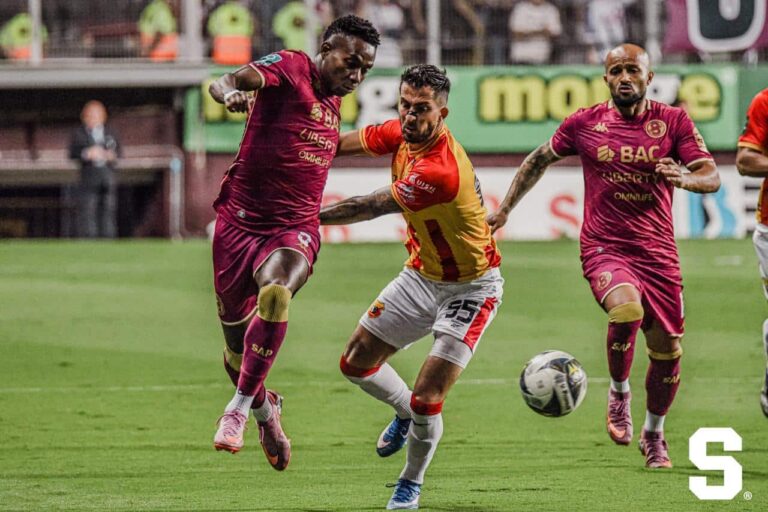 Futbolistas de Saprissa y Herediano