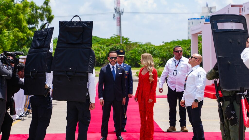 RECIBIMIENTO GOBIERNO